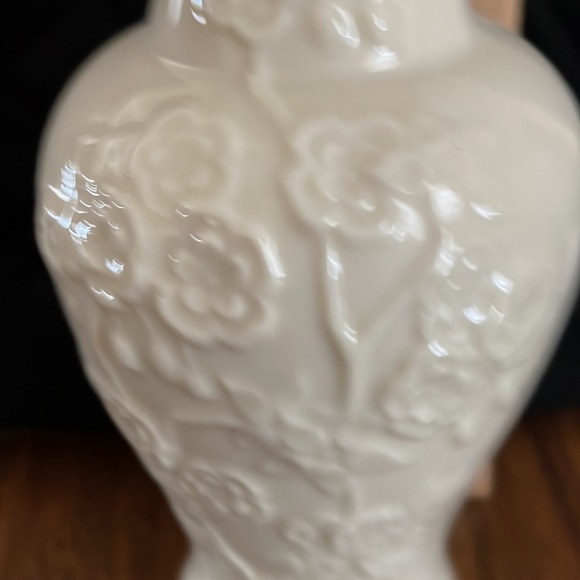 Mint condition Lenox vase - Picture 3 of 3